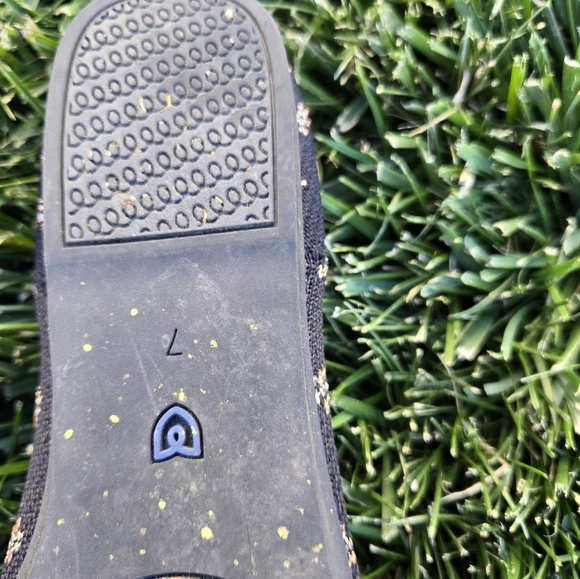 Rothy’s The Point Daisy Sparkle Sz 7 Comfortable - Picture 6 of 10